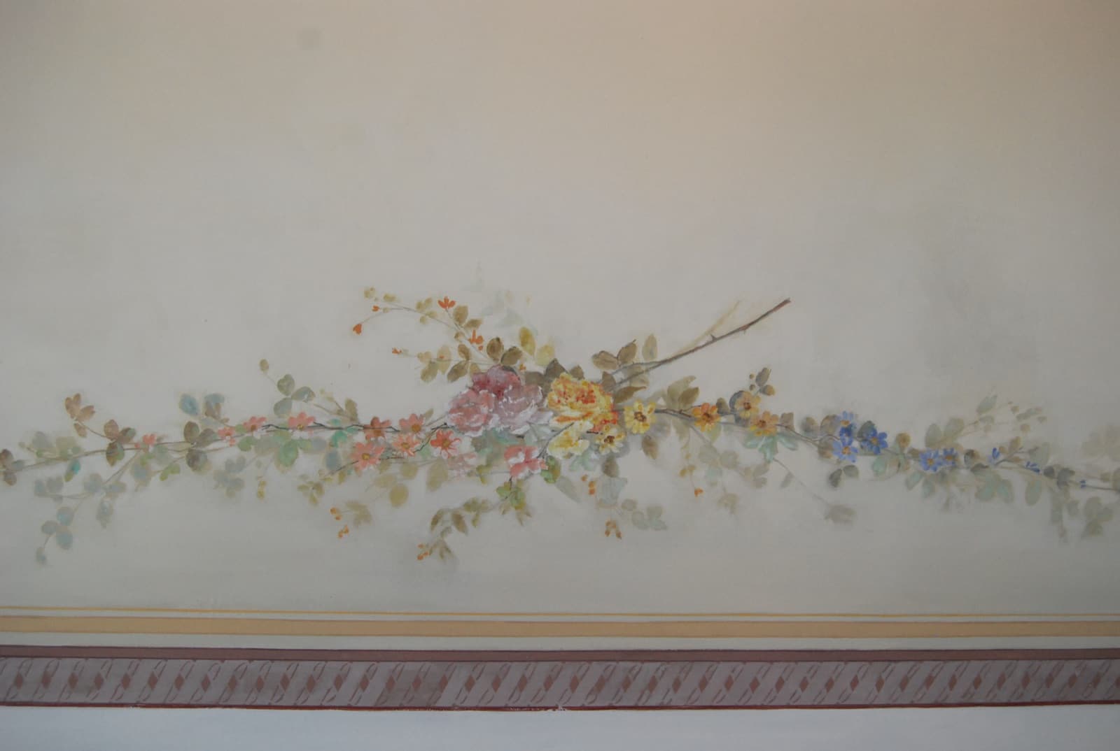 Plafond peint restauré à la main — 8