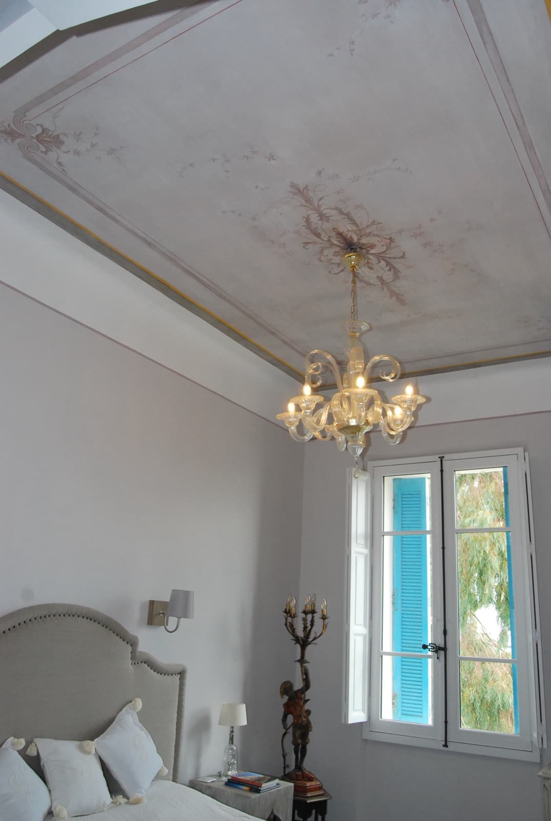 Plafond peint restauré à la main — 14